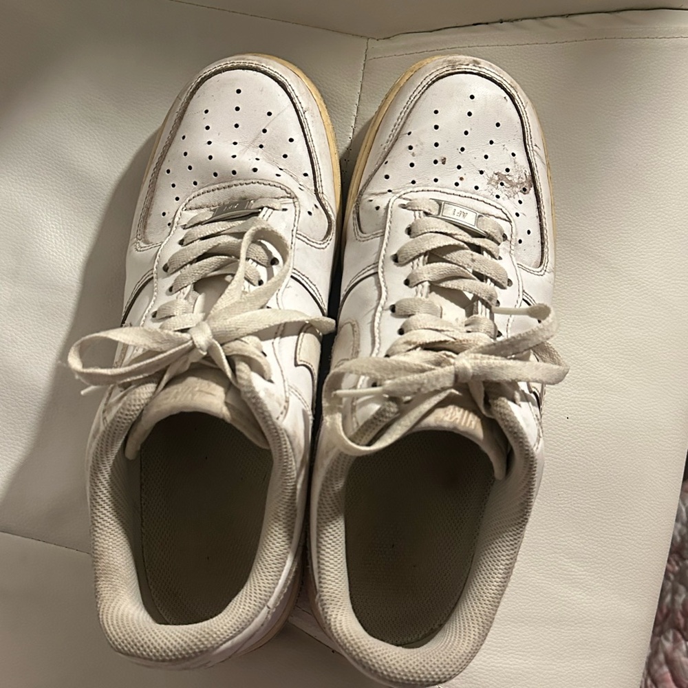White Nike Airforce 1 Sneakers